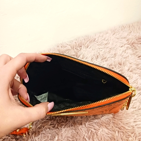 Steve Madden Orange Snakeskin Crossbody Purse - Picture 4 of 4